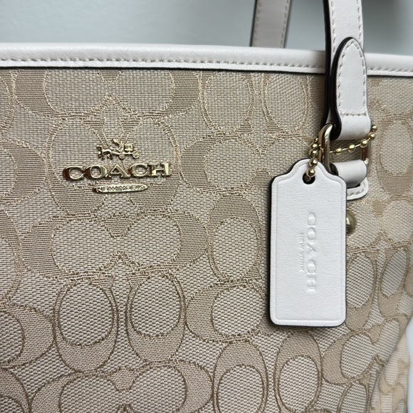 Authentic Coach natural/nude leather canvas F58282 signature tote almost new - Picture 2 of 9